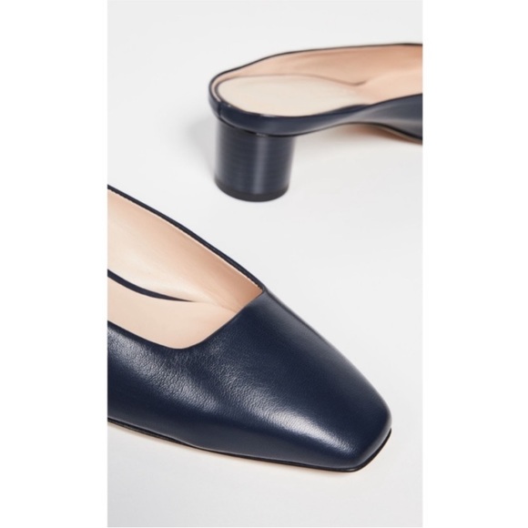 Club Monaco Aveena Block Heel Leather Mules Navy size 38 or 8 - Picture 2 of 13